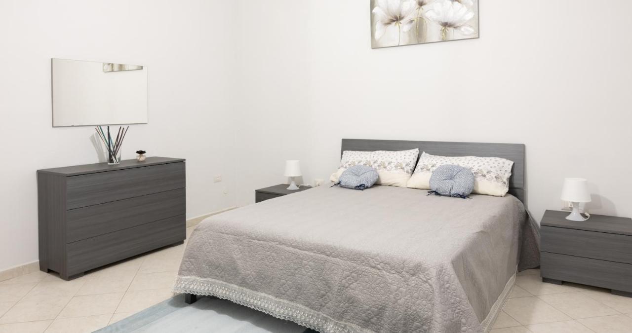 Decumani Apartments - Nel Cuore Di Napoli エクステリア 写真